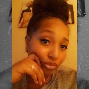 Meet your Posher, Laneya